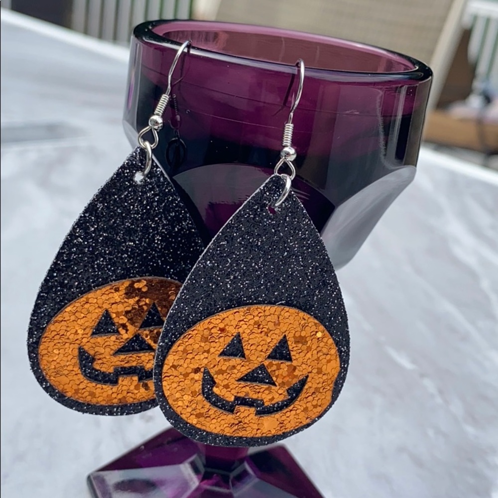 ✨ NWT! ✨ Halloween faux leather earrings